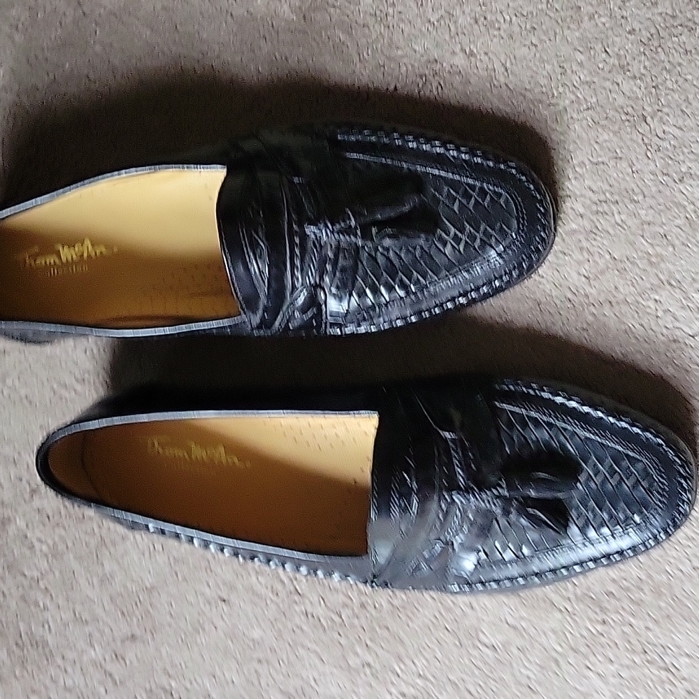 Men's dress shoes